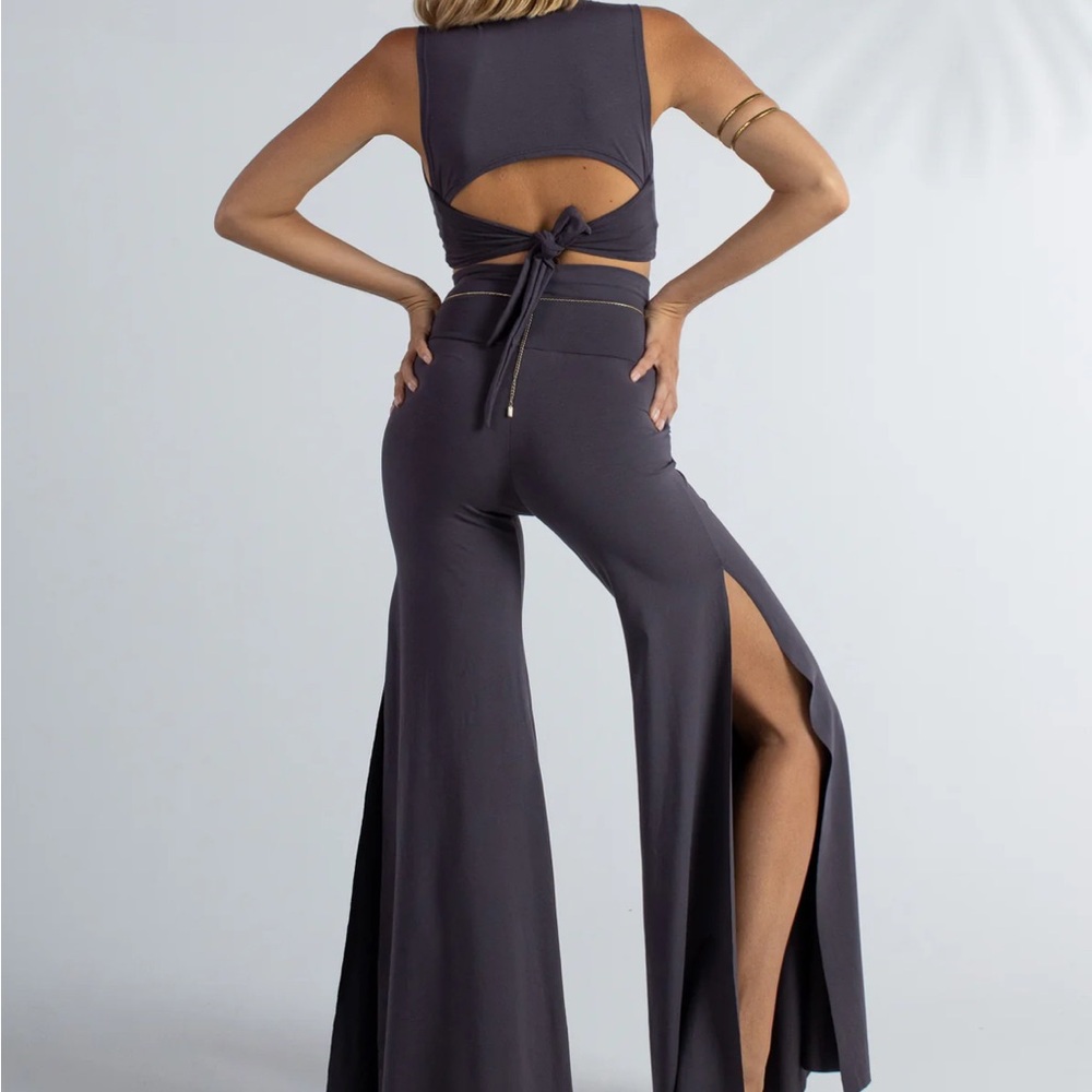 Royal Codes Juno Slit Pants size Medium